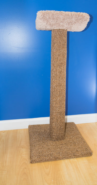 Scratching Post with Scooped Bed - Image 3